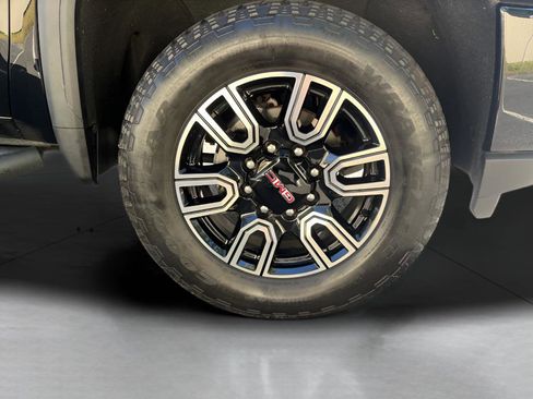 Used 2022 GMC Sierra 2500 AT4 w/ Gooseneck/5TH Wheel Package image 2