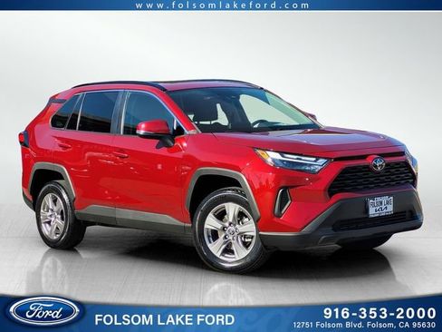Used 2022 Toyota RAV4 XLE image 1