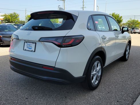 Used 2025 Honda HR-V LX image 6