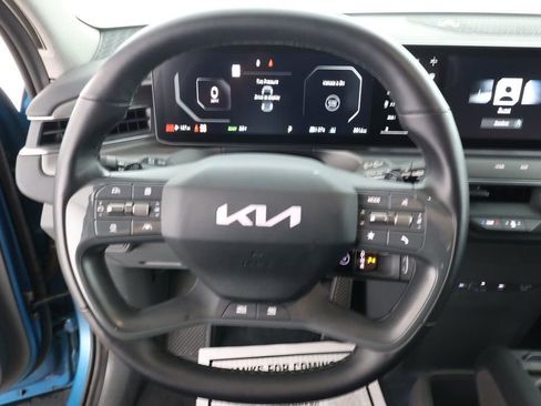 Used 2024 Kia EV9 Land image 14