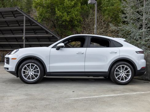 Certified 2026 Porsche Cayenne Coupe AWD/4WD image 2