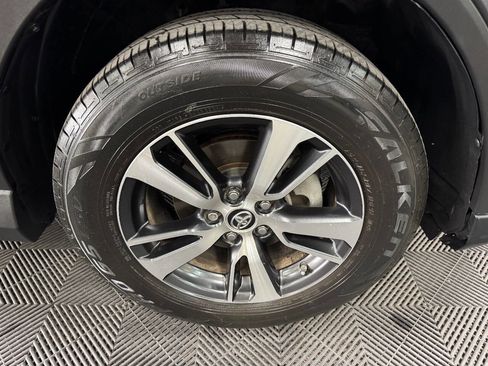 Used 2018 Toyota RAV4 XLE image 18