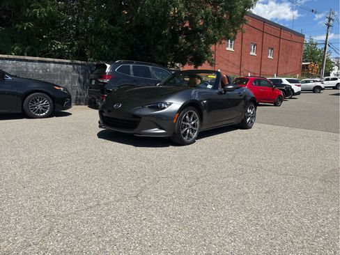 Used 2023 MAZDA MX-5 Miata Grand Touring RWD image 1