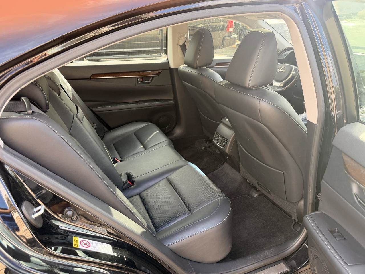 Used 2015 Lexus ES 350 w/ Luxury Package FWD image 21