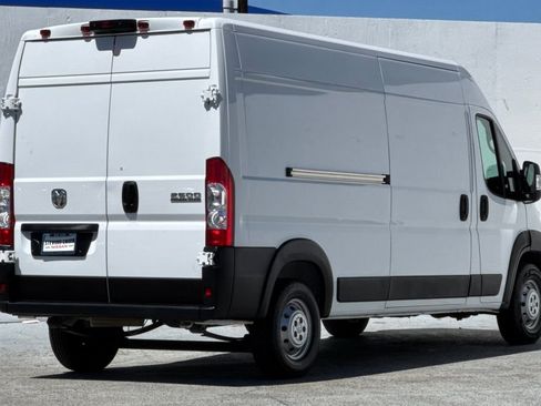 Used 2023 RAM ProMaster 2500 FWD image 3