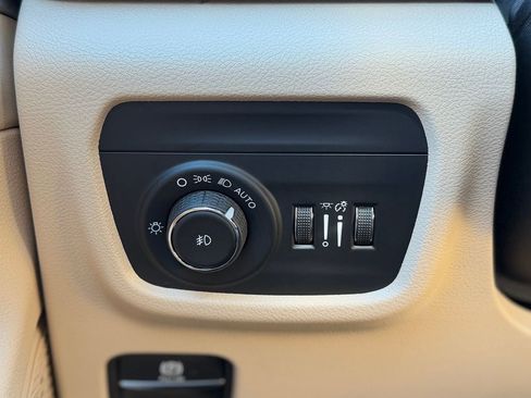 New 2025 Jeep Grand Cherokee L Limited w/ Trailer Tow Package image 27