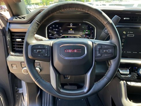 Used 2024 GMC Sierra 2500 AT4 w/ AT4 Premium Plus Package AWD/4WD image 13