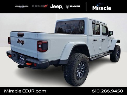 Certified 2020 Jeep Gladiator Mojave image 6