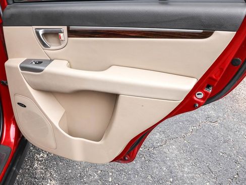 Used 2011 Hyundai Santa Fe Limited image 32