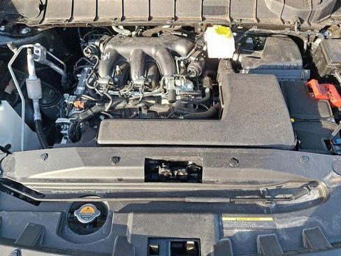 Used 2025 Nissan Pathfinder S image 28