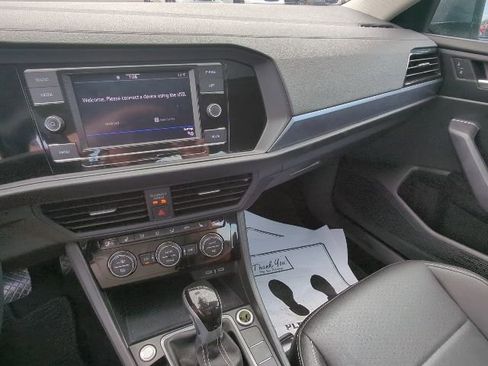 Used 2024 Volkswagen Jetta SE image 28