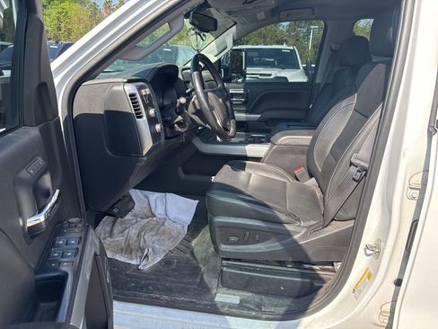 Used 2019 Chevrolet Silverado 2500 LTZ w/ Duramax Plus Package AWD/4WD image 2