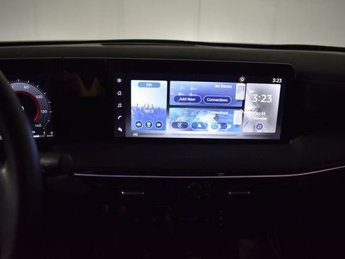 Certified 2025 Nissan Kicks SR image 17