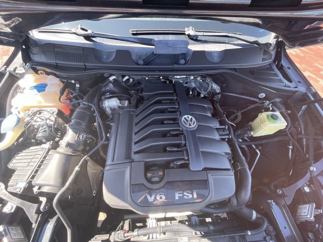 Used 2014 Volkswagen Touareg VR6 AWD/4WD image 25