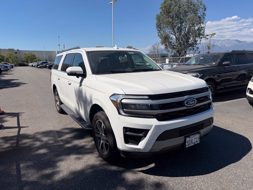Used 2022 Ford Expedition Max XLT RWD image 2