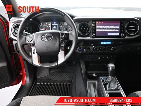 Used 2023 Toyota Tacoma TRD Sport image 11
