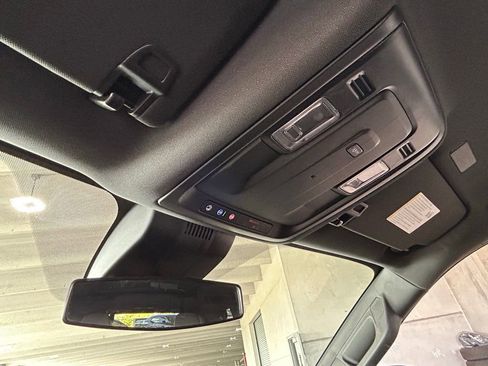 Used 2025 Chevrolet Tahoe LS image 28