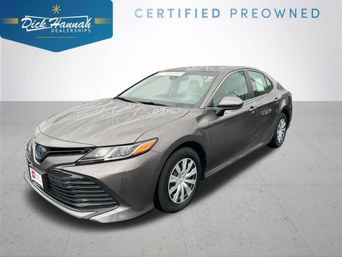 Certified 2020 Toyota Camry LE image 1