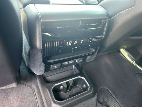 Used 2026 Jeep Grand Wagoneer L Limited AWD/4WD image 37
