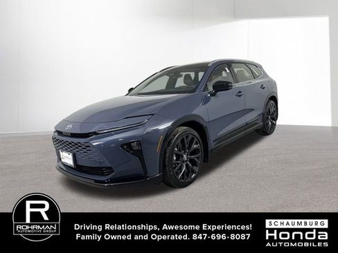 Used 2025 Toyota Crown Signia image 2