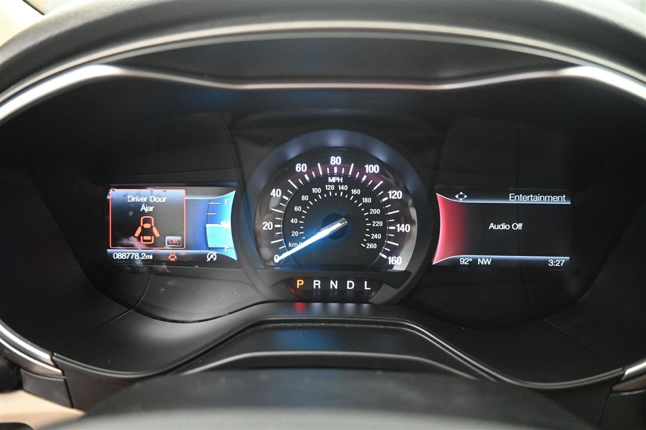 Used 2020 Ford Fusion SEL FWD image 13