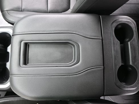 Used 2019 Chevrolet Silverado 1500 LT Trail Boss AWD/4WD image 19