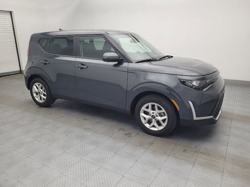 Used 2025 Kia Soul LX w/ LX Technology Package image 11
