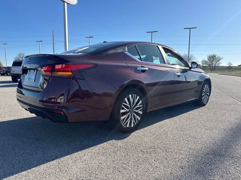 Used 2024 Nissan Altima 2.5 SV image 6