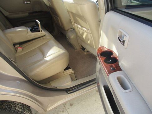 Used 2005 Toyota Highlander 4WD V6 w/ 3rd Row image 23