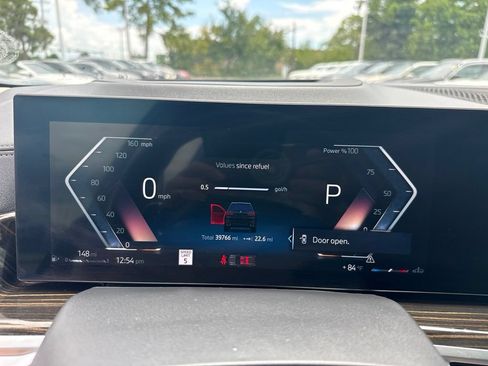Used 2024 BMW X7 xDrive40i w/ Premium Package AWD/4WD image 16