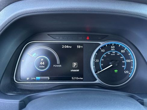 Certified 2025 Nissan Leaf S image 28