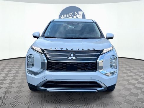 New 2025 Mitsubishi Outlander SE image 2