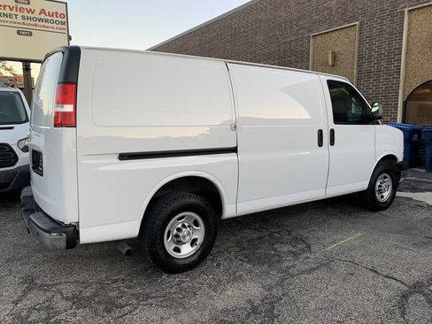 Used 2020 Chevrolet Express 2500 w/ Driver Convenience Package image 4