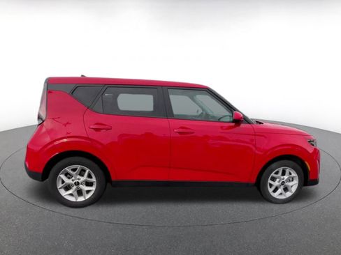 Used 2025 Kia Soul LX w/ LX Technology Package image 16