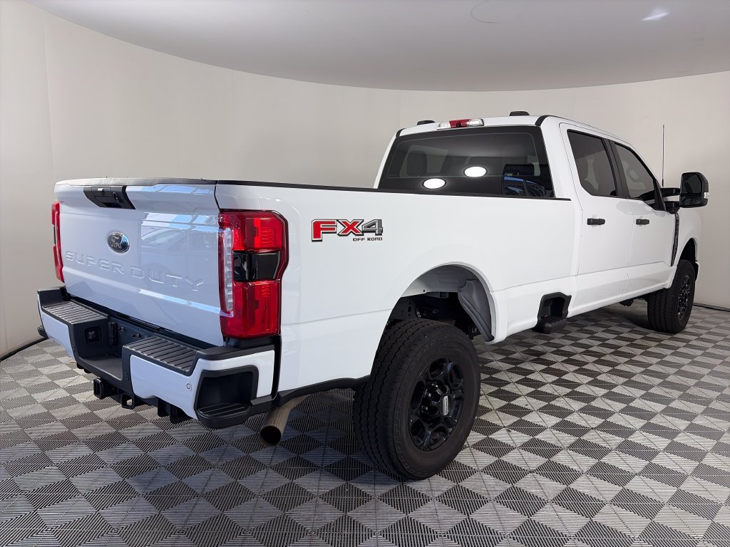 Used 2023 Ford F250 XL w/ STX Appearance Package AWD/4WD image 7