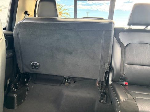 Used 2019 RAM 1500 Laramie image 25