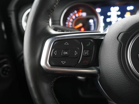 Used 2020 Jeep Wrangler Unlimited Sahara w/ Uconnect 4C Nav & Sound Group AWD/4WD image 24