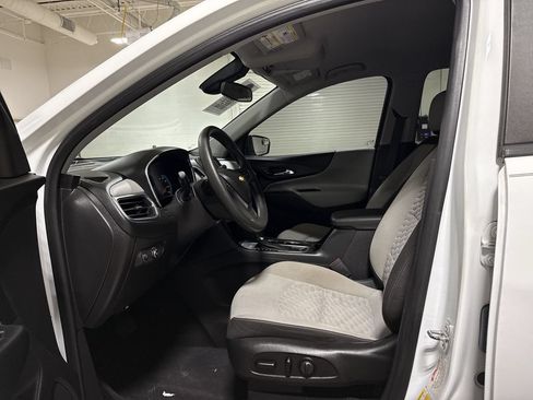 Used 2021 Chevrolet Equinox LS w/ LS Convenience Package FWD image 19