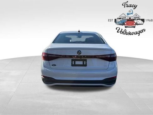New 2025 Volkswagen Jetta SE image 6