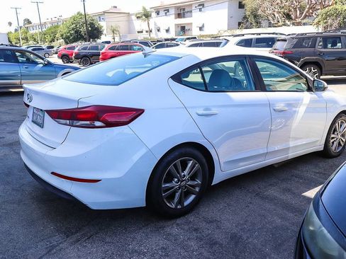Used 2017 Hyundai Elantra SE FWD image 7