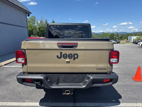 Used 2020 Jeep Gladiator Sport w/ Quick Order Package 24S image 4