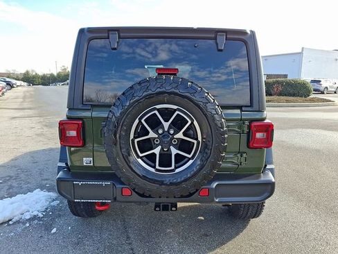 Used 2024 Jeep Wrangler Rubicon image 5