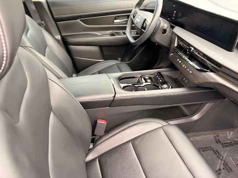 Certified 2025 Nissan Murano SV FWD image 13