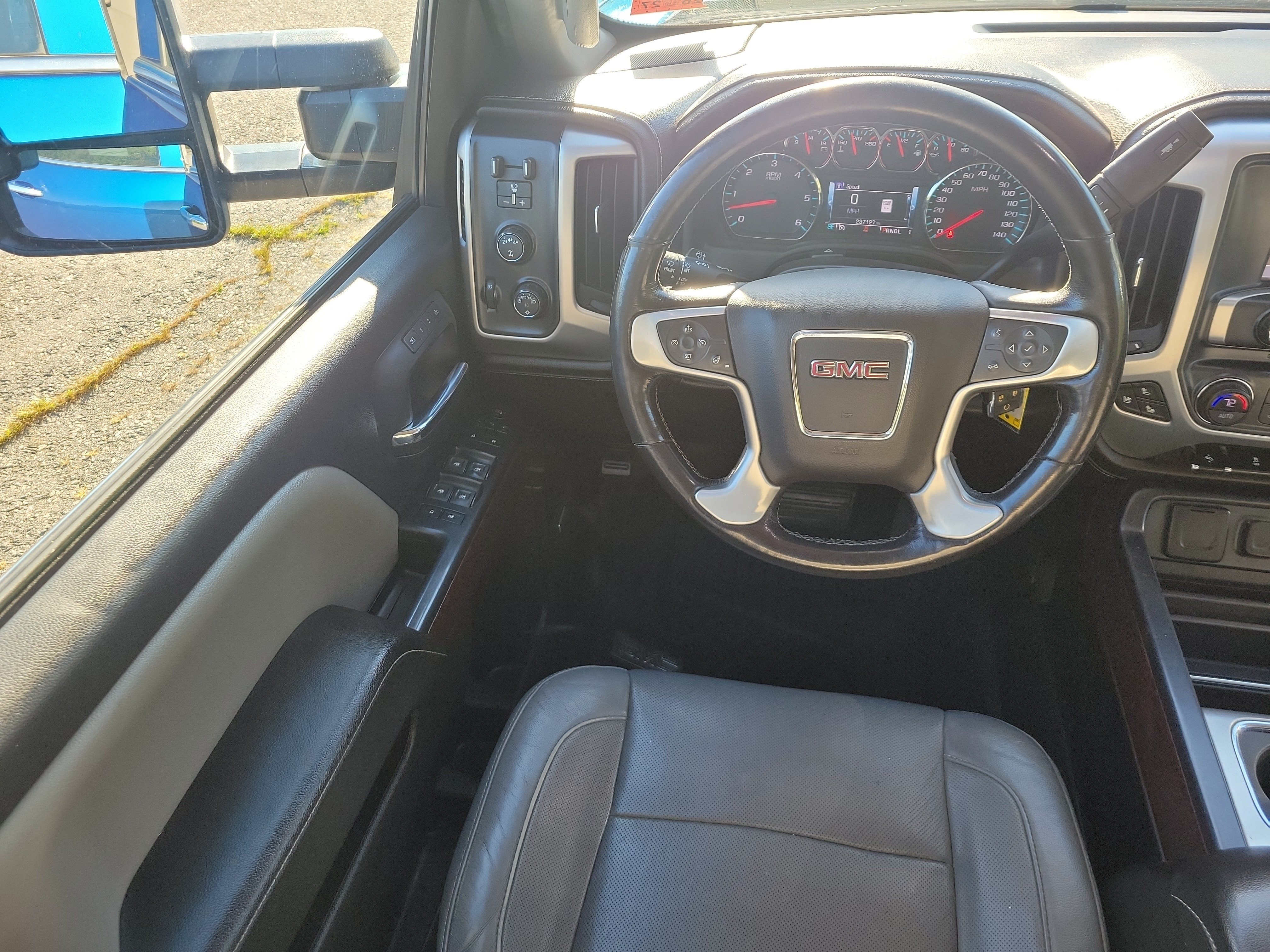 Used 2018 GMC Sierra 2500 SLT AWD/4WD image 19