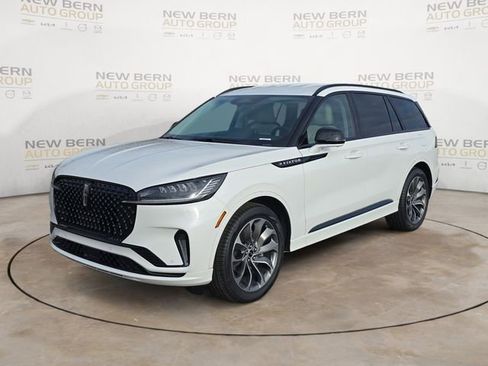 New 2026 Lincoln Aviator 2WD w/ Jet Appearance Package image 1