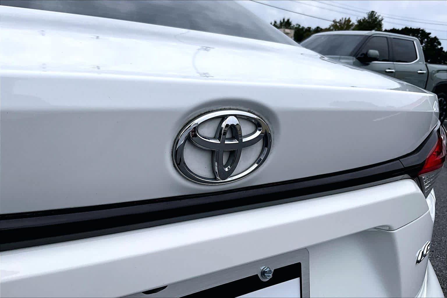 Certified 2021 Toyota Corolla LE FWD image 31