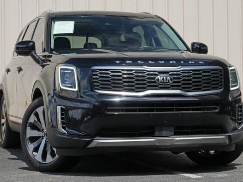 Used 2020 Kia Telluride EX w/ EX Premium Package FWD image 2