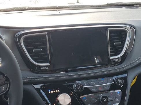 New 2026 Chrysler Pacifica Select w/ S Appearance Package image 14