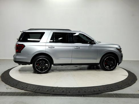 Used 2024 Ford Expedition Limited RWD image 9