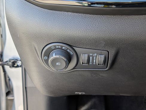 New 2025 Jeep Compass Limited w/ High Altitude Package image 16